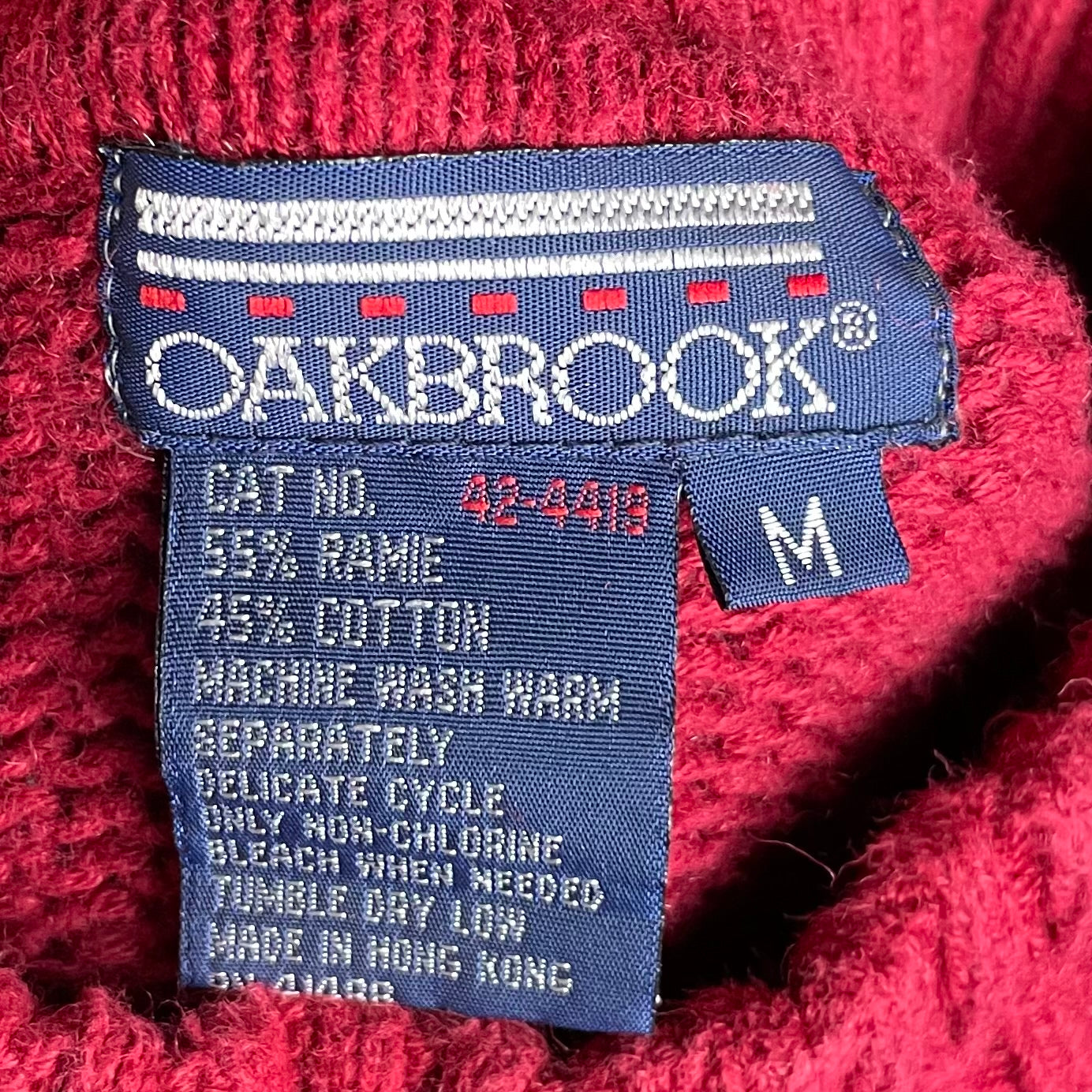 VINTAGE OAKBROOK CABLE KNIT THICK SWEATER - M