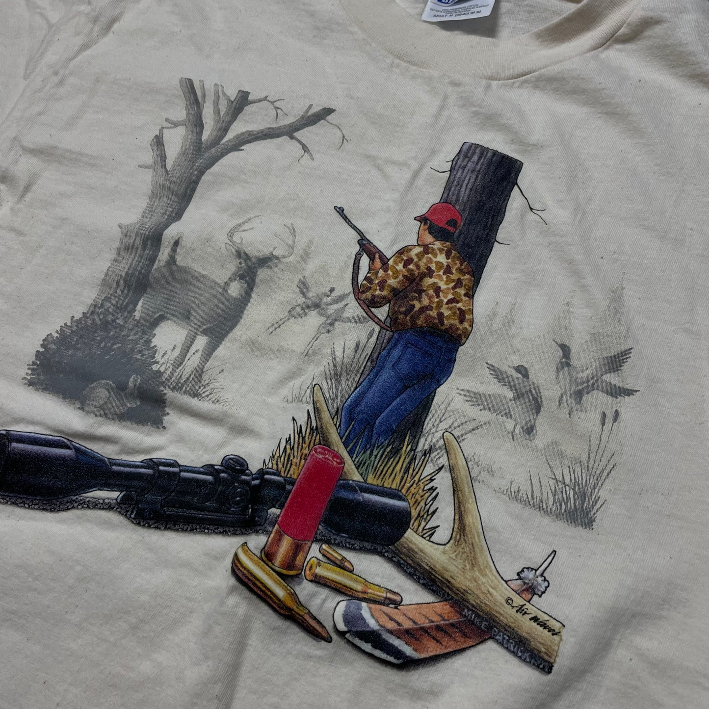 VINTAGE DEER HUNTING RIFLE T SHIRT - M