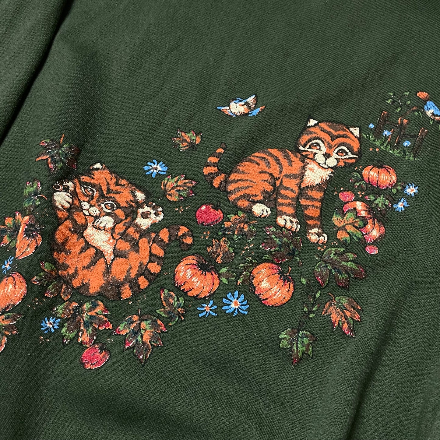 VINTAGE CATS IN NATURE GRANNY SWEATSHIRT - WOMEN’S XL