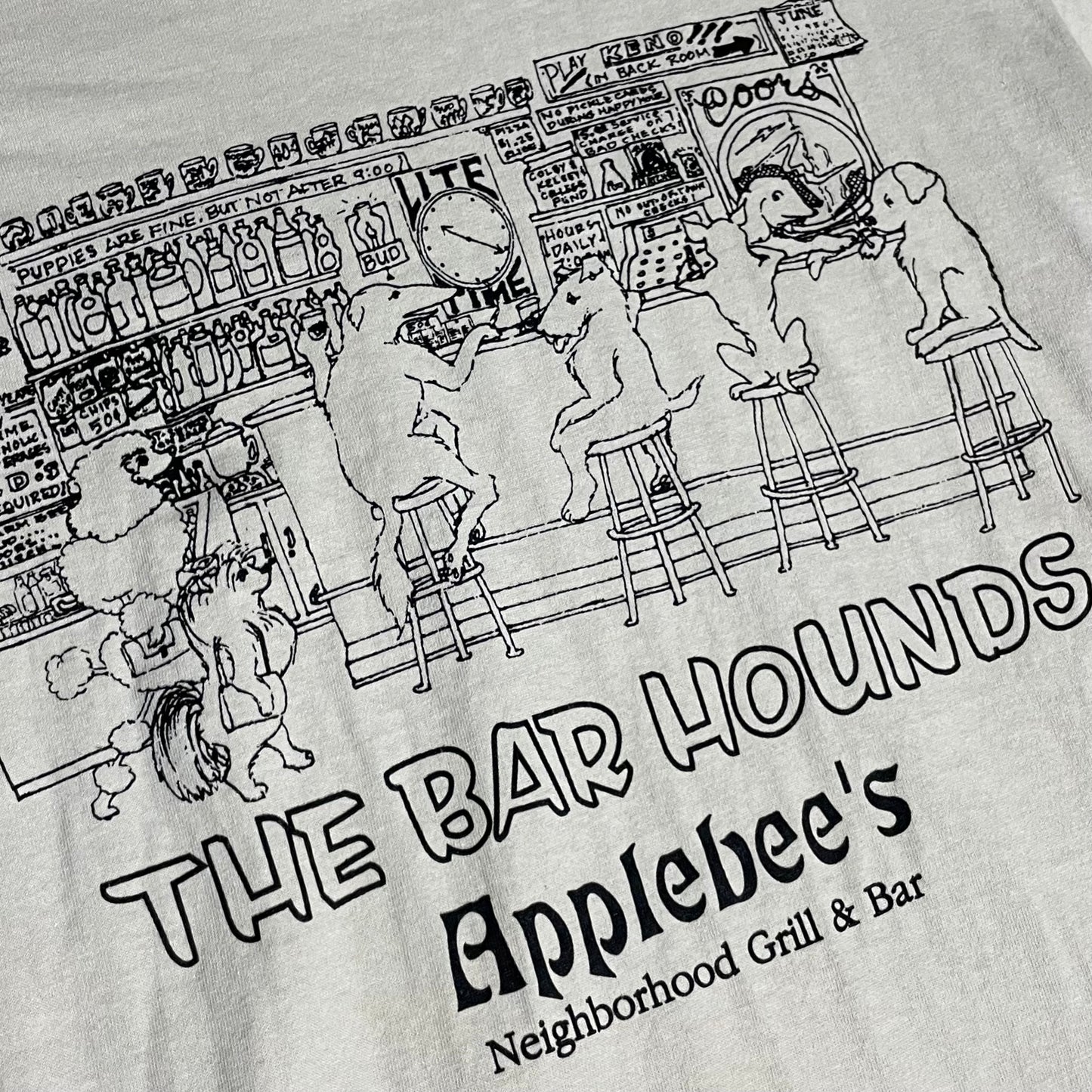 VINTAGE APPLEBEE’S BAR HOUNDS T SHIRT - M