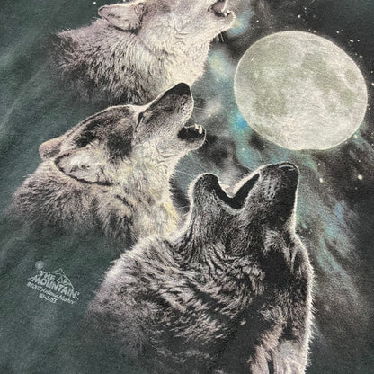 2007 THE MOUNTAIN HOWLING WOLVES MOON T SHIRT - M