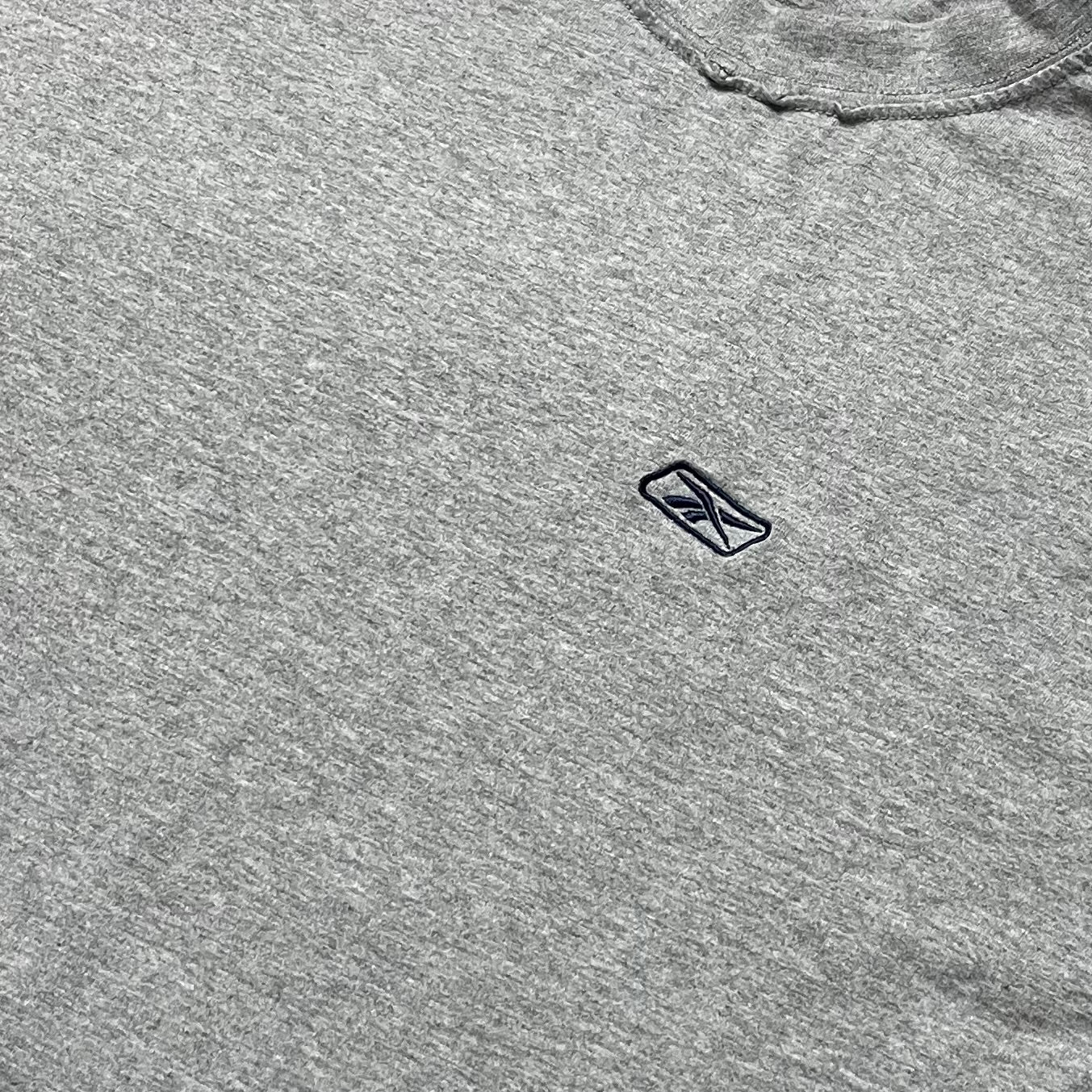 REEBOK SMALL EMBROIDERED LOGO T SHIRT - XL