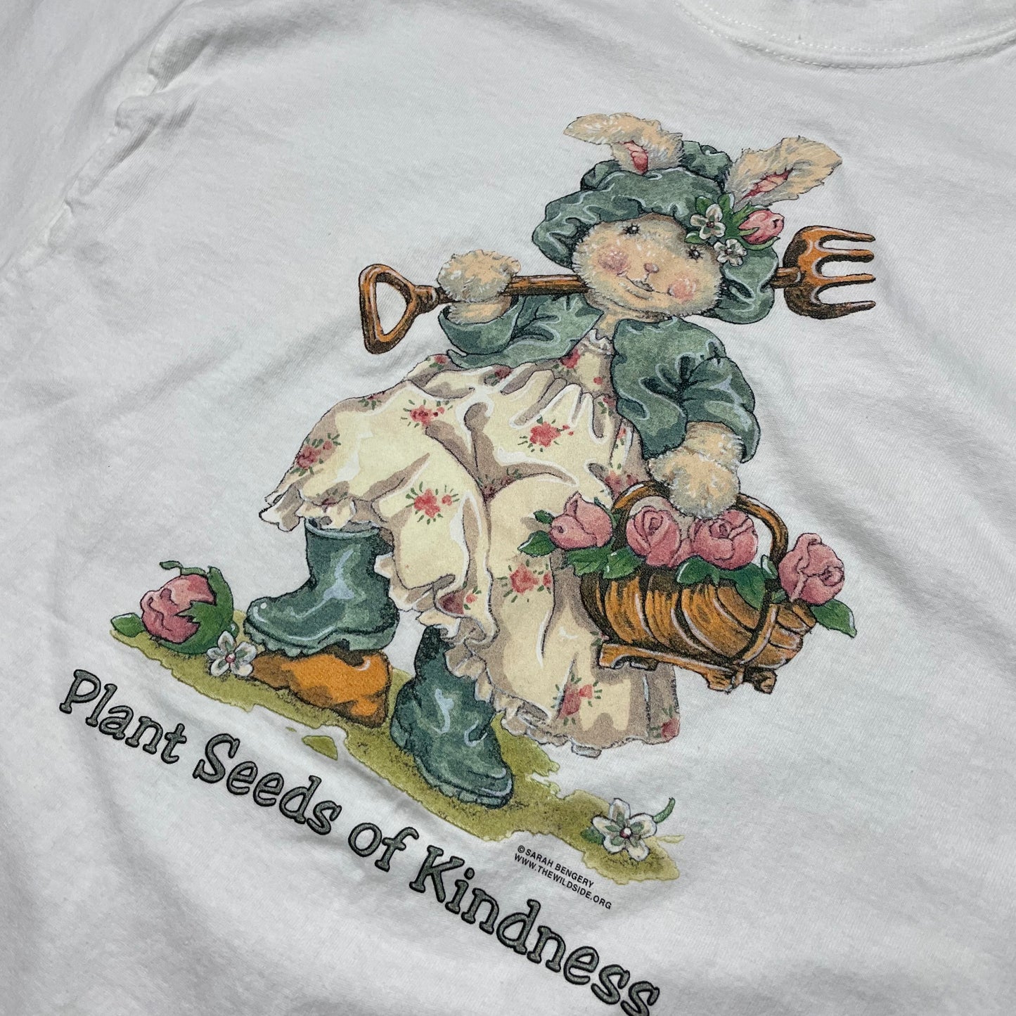 VINTAGE PLANT SEEDS OF KINDNESS T SHIRT - M