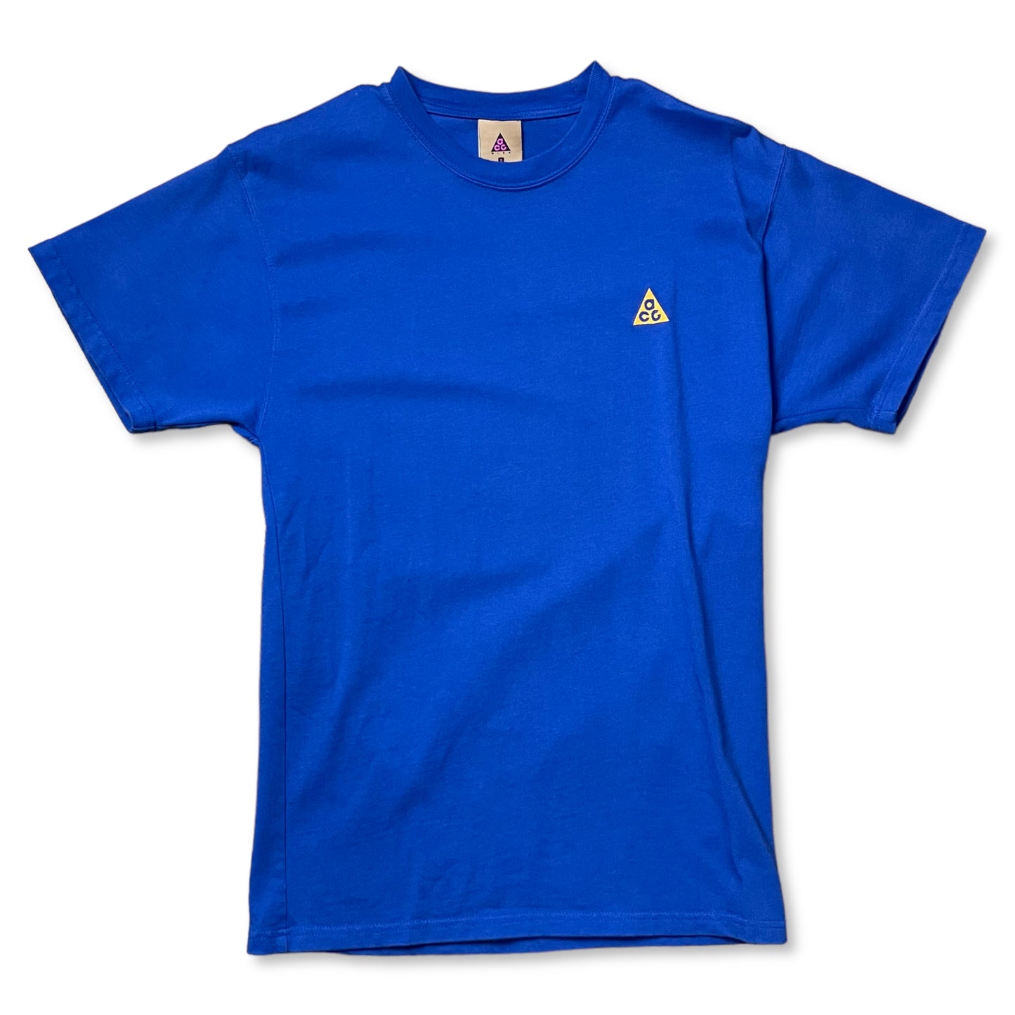 NIKE ACG EMBROIDERED LOGO T SHIRT - S