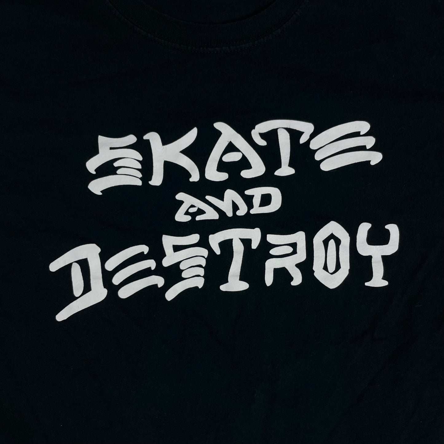 Y2K SKATE AND DESTROY T SHIRT - M