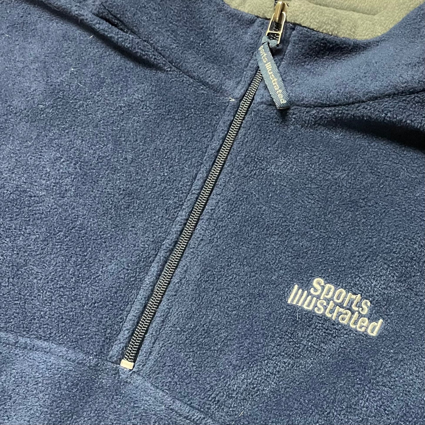 SPORTS ILLUSTRATED QUARTER ZIP FLEECE - XL