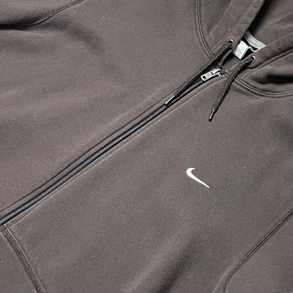 BROWN NIKE ZIP UP HOODIE - XL